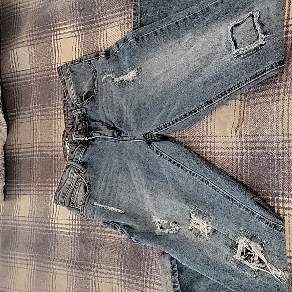 Distressed Ankle Jeans